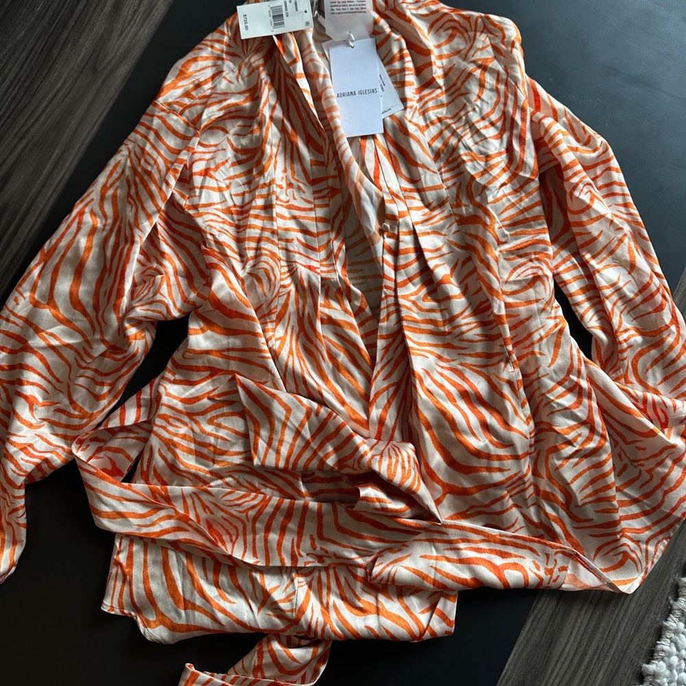 $725 Adriana Iglesias NWT 100% silk blouse Size M Zebra Print